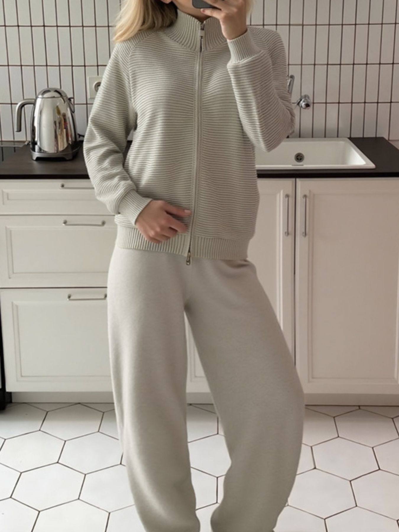 f5cddaa7-7b32-4c9b-8cd5-18c19f386a9e-Max